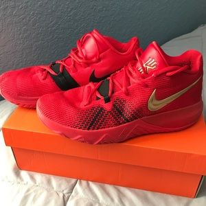Nike KYRIE FLYTRAP University Red / Gold - Sz 9